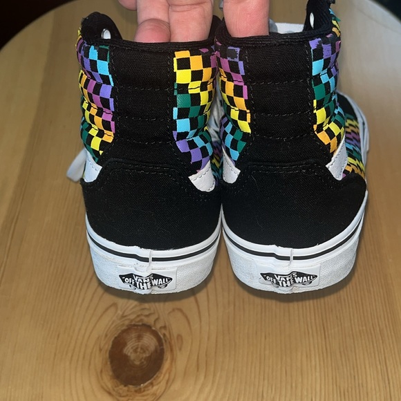 Girls checkered rainbow Vans size 8 - Picture 4 of 7
